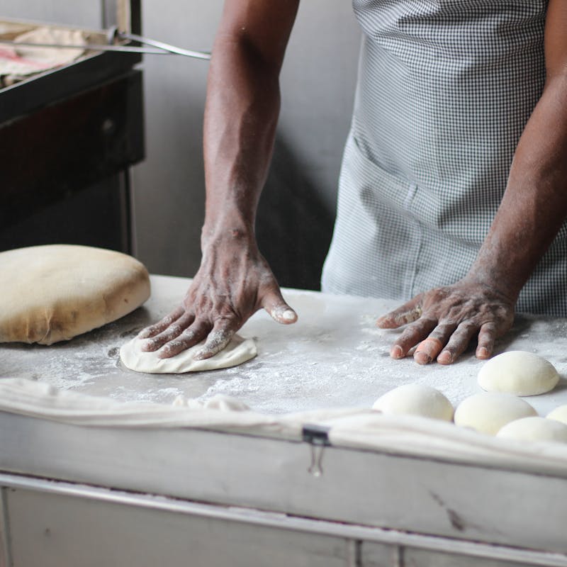 Boulanger au travail